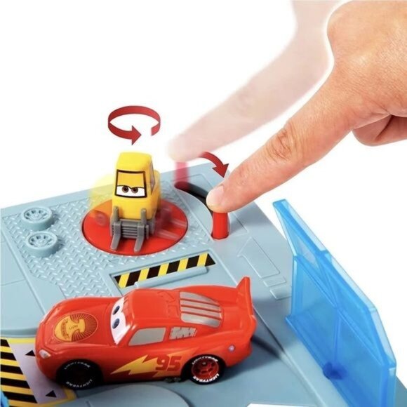 Disney Pixar Cars On The Road Dinoco Rusteze Racing Center Mcqueen & Pitty - Picture 8 of 10